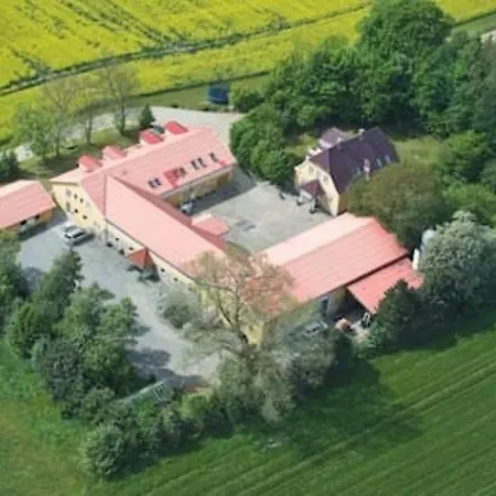 Small On Homestead Penzion Lille Skensved
